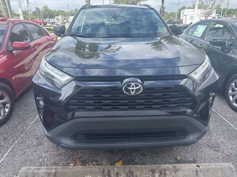 Used 2023 Toyota RAV4 XLE Premium image 7