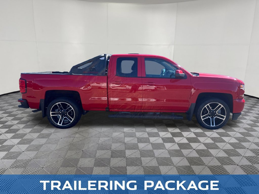 Used 2017 Chevrolet Silverado 1500 LT w/ All Star Edition AWD/4WD image 7