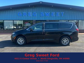 Used 2023 Chrysler Pacifica Touring-L FWD video 1