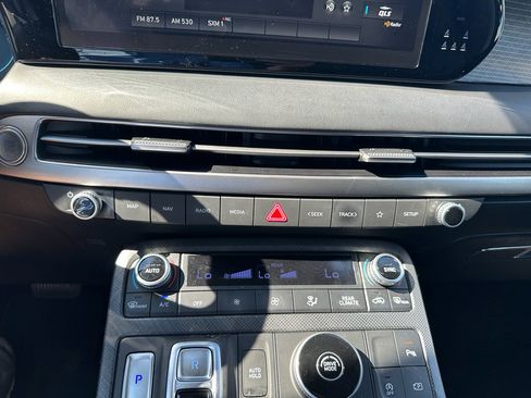 Used 2023 Hyundai Palisade Limited w/ Cargo Package image 18