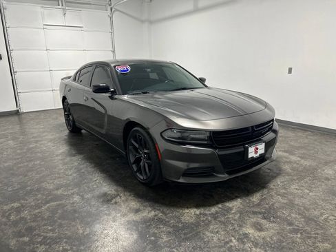 Used 2021 Dodge Charger SXT w/ Blacktop Package RWD image 5
