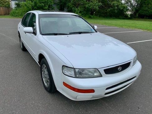 Used 1996 Nissan Maxima GLE FWD image 9
