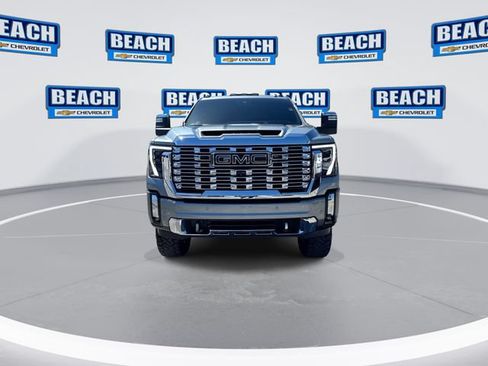 Used 2024 GMC Sierra 2500 Denali AWD/4WD image 3