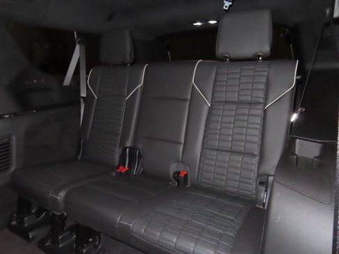 Certified 2025 Cadillac Escalade ESV V w/ LPO, ONYX Package image 22