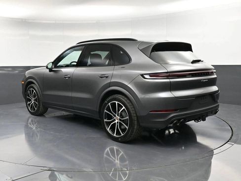 New 2026 Porsche Cayenne Base image 3