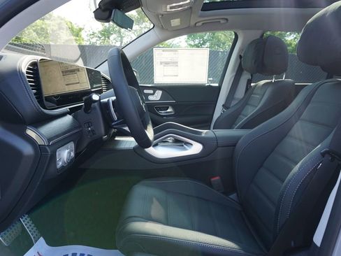 New 2026 Mercedes-Benz GLS 450 4MATIC image 18