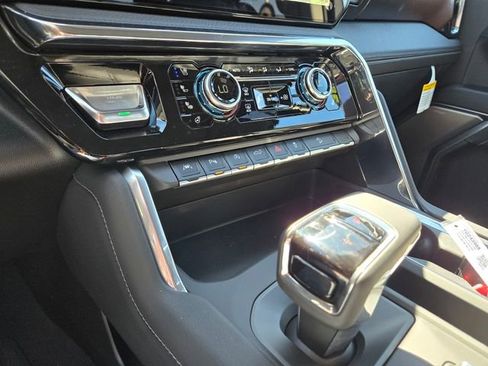 New 2026 GMC Sierra 1500 Denali AWD/4WD image 17