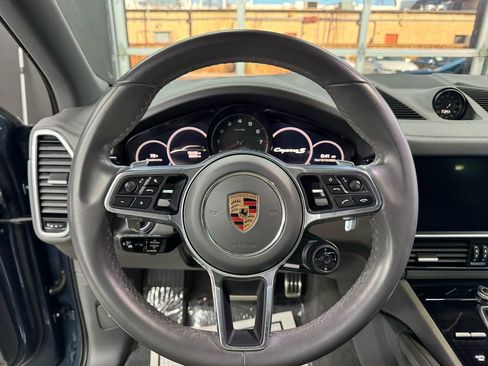 Used 2019 Porsche Cayenne S image 23
