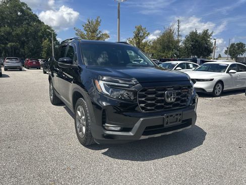 Used 2025 Honda Passport TrailSport image 8