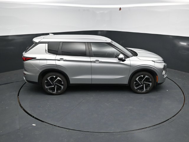 Used 2024 Mitsubishi Outlander SE AWD/4WD image 47