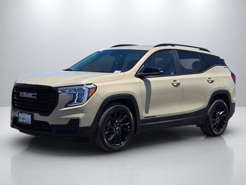 Used 2023 GMC Terrain SLE w/ Driver Convenience Package FWD image 8
