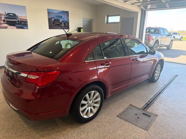 Used 2012 Chrysler 200 Touring FWD image 5