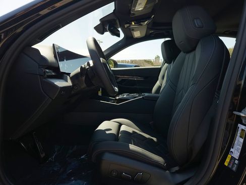New 2027 BMW i5 eDrive40 w/ M Sport Package RWD image 7