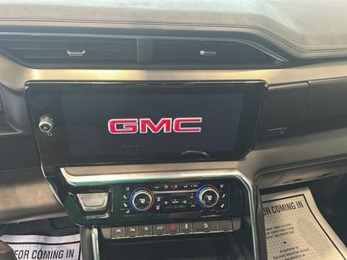 Used 2025 GMC Sierra 1500 Denali AWD/4WD image 12