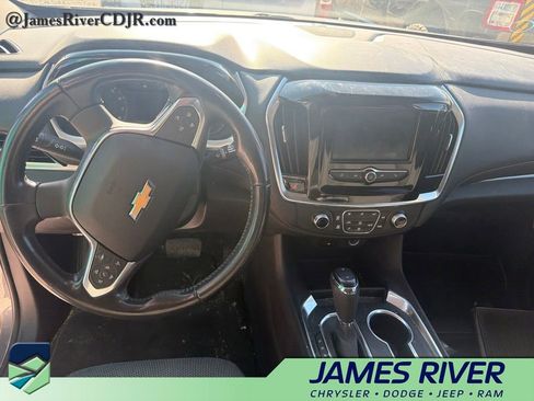 Used 2020 Chevrolet Traverse LT FWD image 10