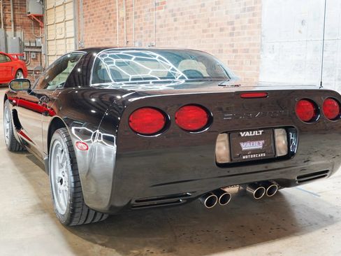Used 2004 Chevrolet Corvette Z06 RWD image 10