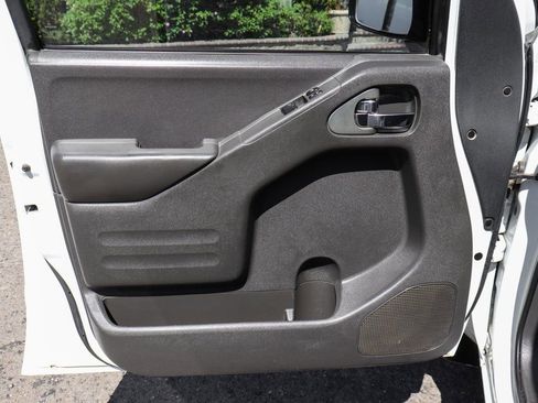 Used 2020 Nissan Frontier SV RWD image 15