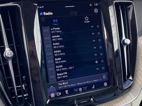 Used 2023 Volvo XC60 B5 Plus w/ Climate Package image 20