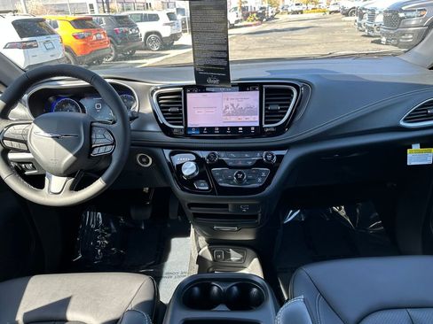 New 2026 Chrysler Pacifica Select image 20