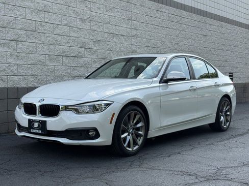 Used 2018 BMW 320i xDrive Sedan w/ Convenience Package AWD/4WD image 1