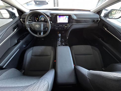 Used 2025 Toyota Camry LE image 32