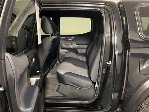 Used 2021 Toyota Tacoma TRD Off-Road AWD/4WD image 31