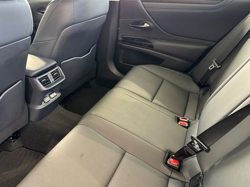 Certified 2025 Lexus ES 300h w/ Premium Package FWD image 15