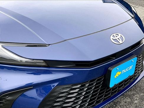Used 2025 Toyota Camry SE FWD image 31