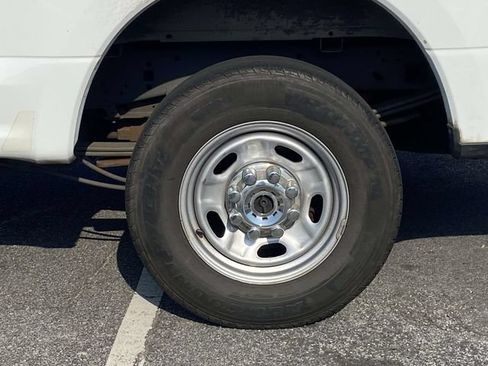 Used 2017 Ford F250 XL w/ Power Equipment Group RWD image 4