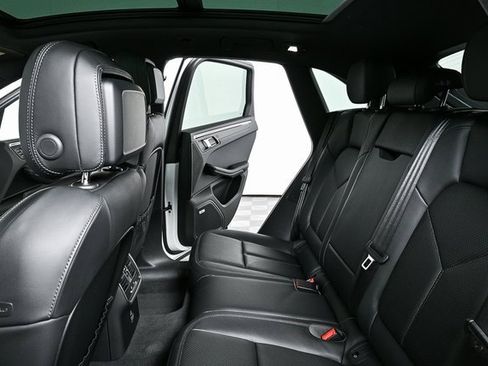 New 2025 Porsche Macan image 25