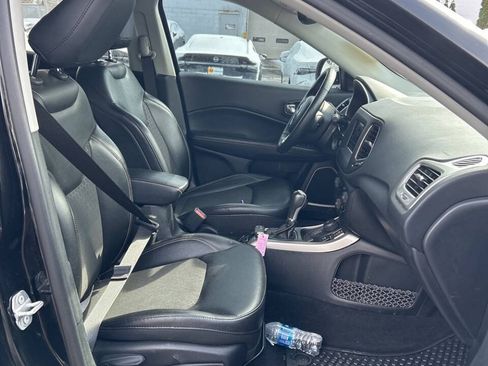 Used 2019 Jeep Compass Latitude w/ Popular Equipment Group AWD/4WD image 7