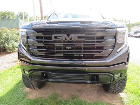 Used 2022 GMC Sierra 1500 Elevation w/ Preferred Package AWD/4WD image 15