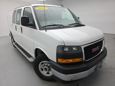 Used 2025 GMC Savana 2500 w/ Driver Convenience Package RWD image 4