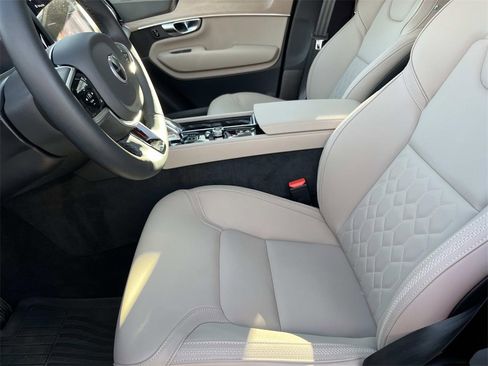 Used 2025 Volvo XC90 T8 Plus w/ Protection Package Premier image 29