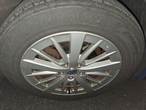 Used 2018 Subaru Impreza 2.0i Premium image 8