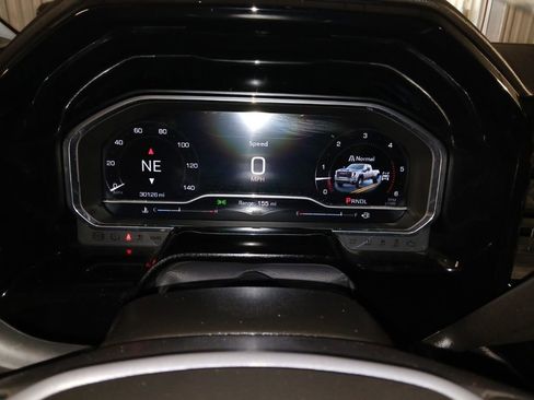 Used 2025 GMC Sierra 3500 SLE image 17