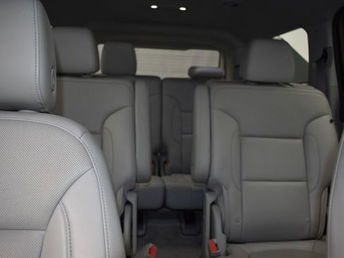 Used 2021 GMC Acadia SLT image 28