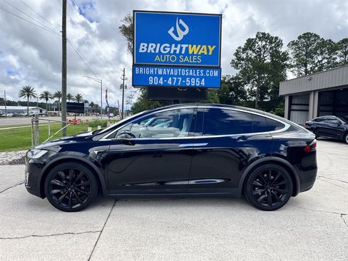 Used 2018 Tesla Model X 75D AWD/4WD image 2