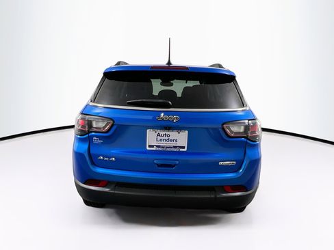 Used 2022 Jeep Compass Latitude w/ Sun and Sound Group AWD/4WD image 6