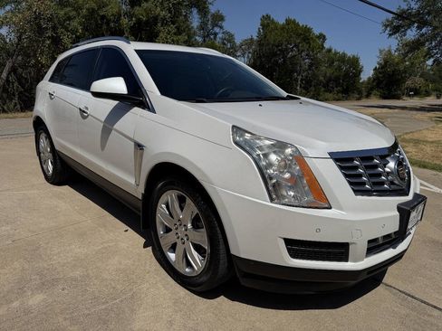 Used 2016 Cadillac SRX Luxury w/ Driver Awareness Package FWD image 2