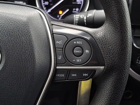 Used 2022 Toyota Camry LE image 21