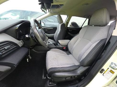 Used 2024 Subaru Outback Premium AWD/4WD image 4