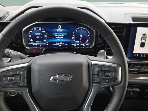 Used 2023 Chevrolet Silverado 1500 LT Trail Boss w/ LT Trail Boss Premium Package image 12