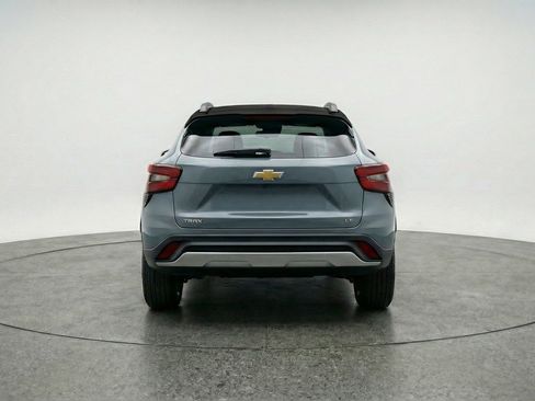 Used 2025 Chevrolet Trax LT image 7