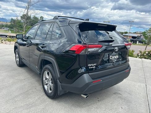 Used 2025 Toyota RAV4 LE AWD/4WD image 5