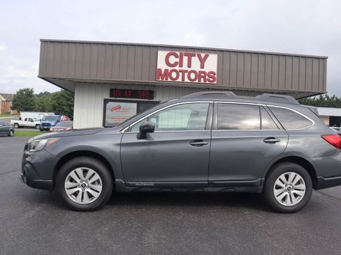 Used 2018 Subaru Outback 2.5i Premium AWD/4WD image 18