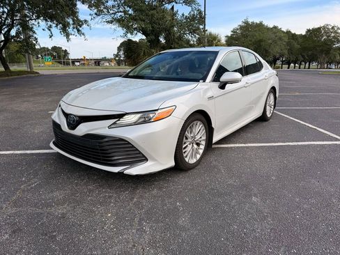 Used 2018 Toyota Camry XLE w/ Audio Package FWD image 1