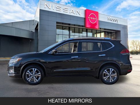 Used 2019 Nissan Rogue SV w/ Premium Package image 6