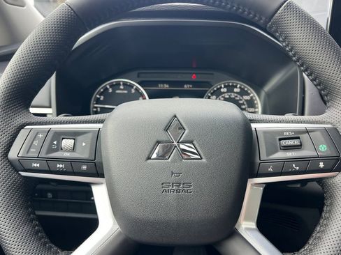 New 2026 Mitsubishi Outlander AWD image 25