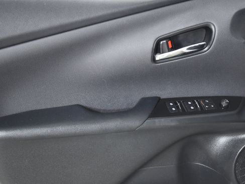 Used 2017 Toyota Prius Prime Advanced image 21